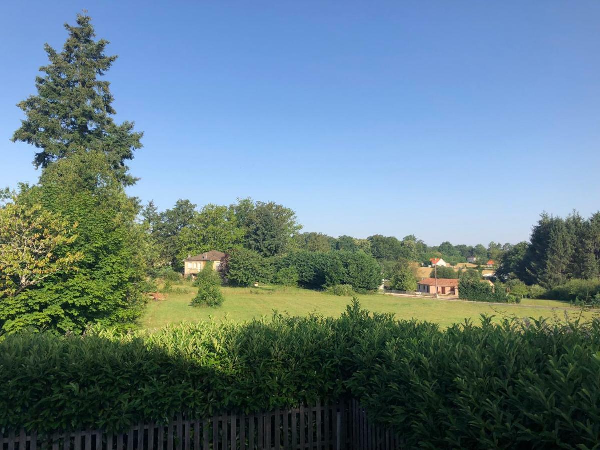 White Grape Inn Piégut-Pluviers Zewnętrze zdjęcie